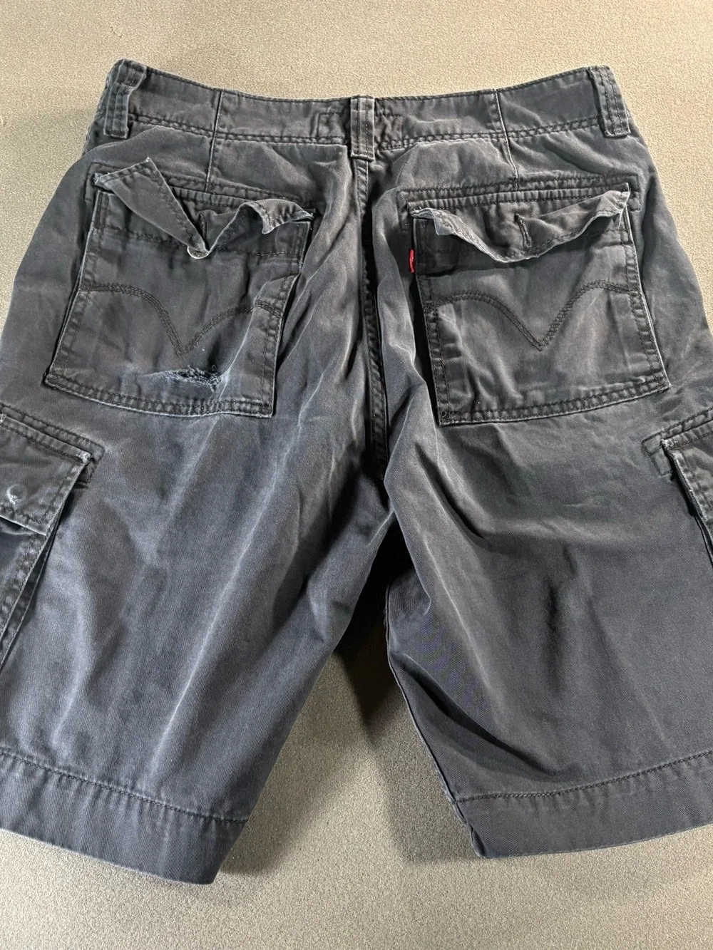 Y2k Levi's Cargo Shorts Mens 34 Black Denim Relaxed Fit 10 Inseam (READ DETAILS)